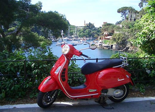 Nuova Vespa GTS 250: Test Ride - Foto 9 di 18