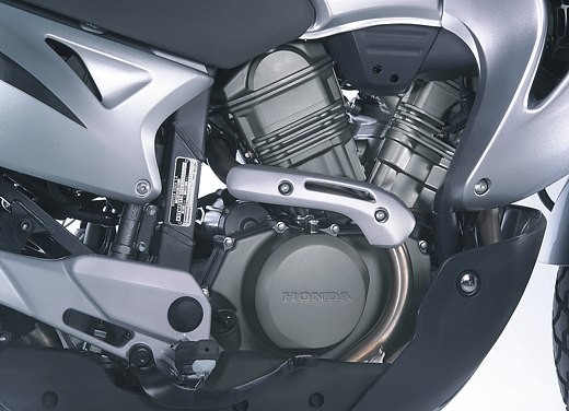 Honda XL650V Transalp 05 - Foto 10 di 15