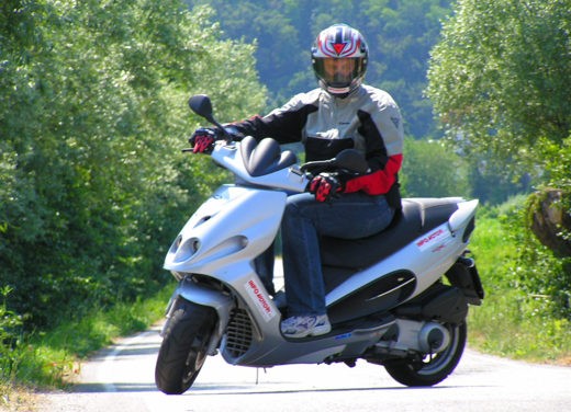 Malaguti Phantom Max 250: Test Ride - Foto 7 di 24