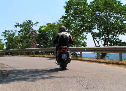 Malaguti Phantom Max 250: Test Ride - Foto 8 di 24