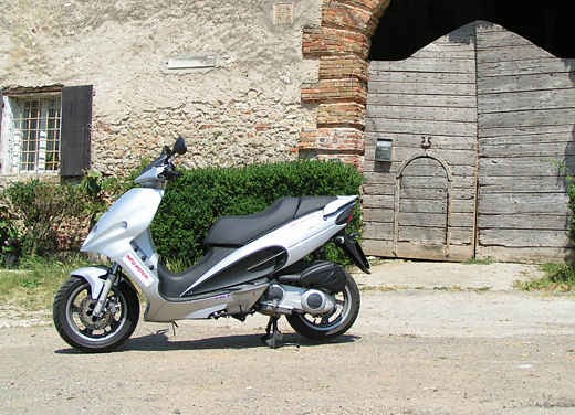 Malaguti Phantom Max 250: Test Ride - Foto 11 di 24