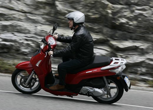 Kymco People 200 – Test Ride - Foto 3 di 10