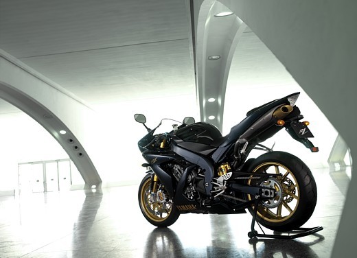 Yamaha R1 2006 - Foto 9 di 17