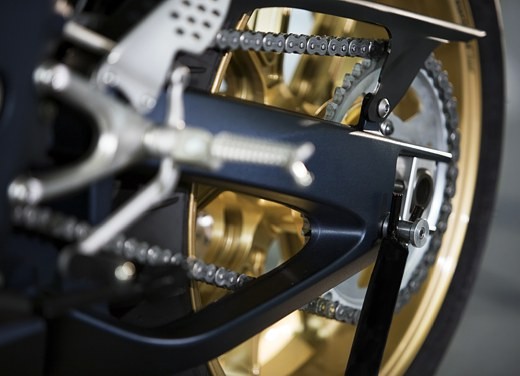 Yamaha R1 2006 - Foto 12 di 17