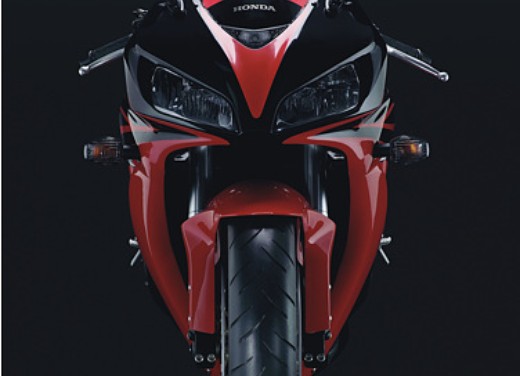 Honda CBR 1000RR Fireblade 2006 - Foto 7 di 14