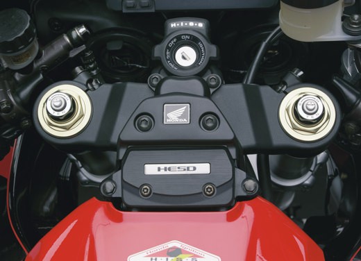 Honda CBR 1000RR Fireblade 2006 - Foto 13 di 14