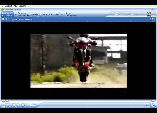 Aprilia Tuono 1000 R – Video - Foto 10 di 11