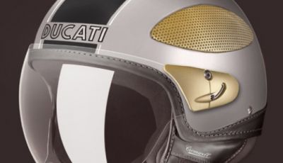Ducati SportClassic by Cromwell Caschi