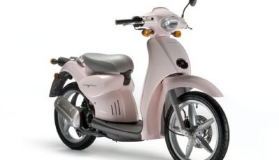 Aprilia Scarabeo 50 Rosa Make Up