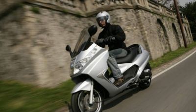 Piaggio X8 400 i.e – Test Ride