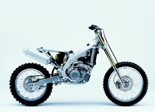 Suzuki RM-Z 450 4T - Foto 6 di 9