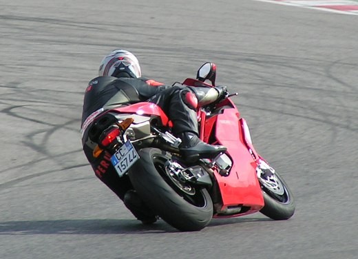 Ducati 749: Prova in pista del bicilindrico di Borgo Panigale - Foto 5 di 18
