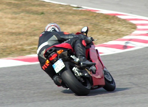 Ducati 749: Prova in pista del bicilindrico di Borgo Panigale - Foto 7 di 18