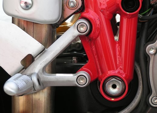 Ducati 749: Prova in pista del bicilindrico di Borgo Panigale - Foto 12 di 18