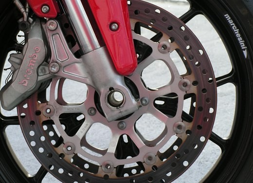 Ducati 749: Prova in pista del bicilindrico di Borgo Panigale - Foto 15 di 18