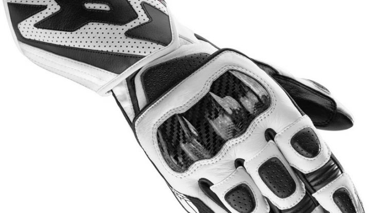 Recensione Spidi Carbo 1: Racing si, esasperato no - Foto 4 di 6