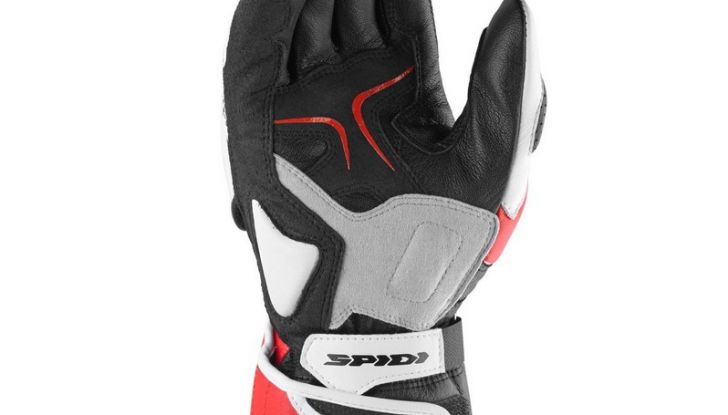 Recensione Spidi Carbo 1: Racing si, esasperato no - Foto 3 di 6