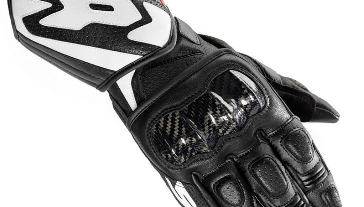 Recensione Spidi Carbo 1: Racing si, esasperato no - Foto 2 di 6