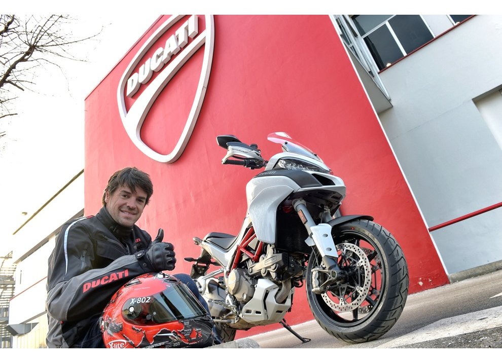 Carlos Checa ritira la prima Ducati Multistrada 1200 del 2015
