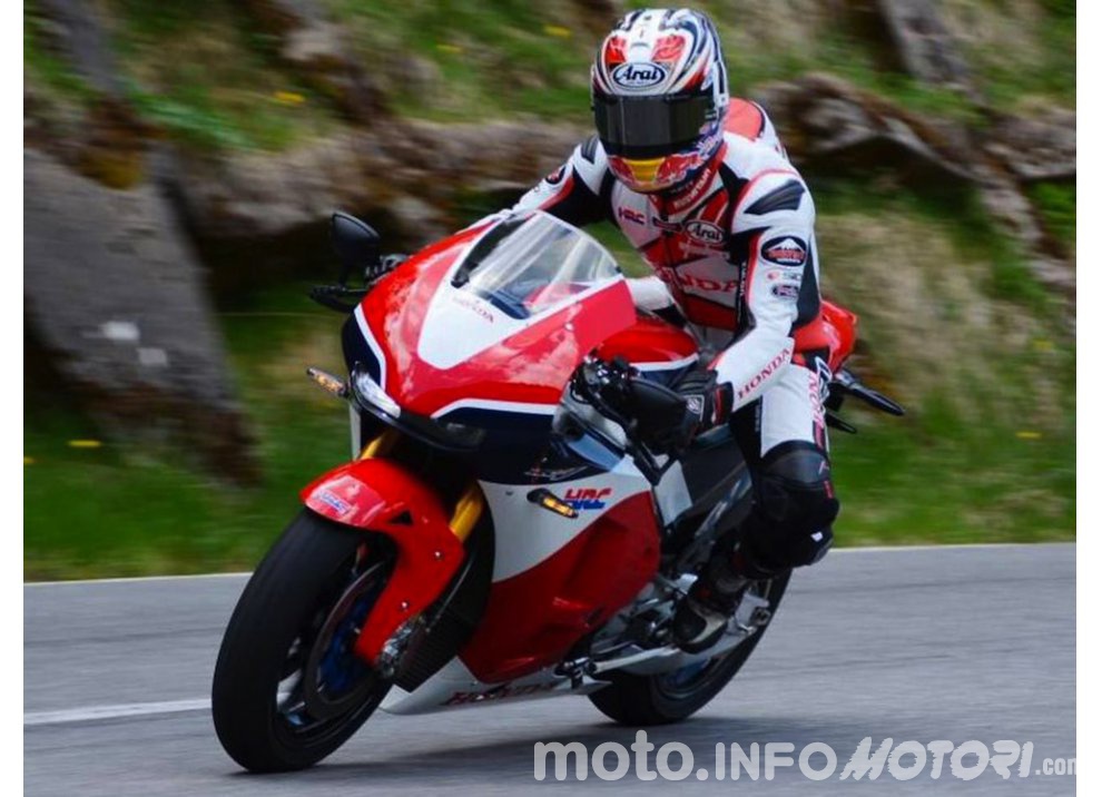 Casey Stoner al Circuit de Catalunya con la Honda RC213V-S