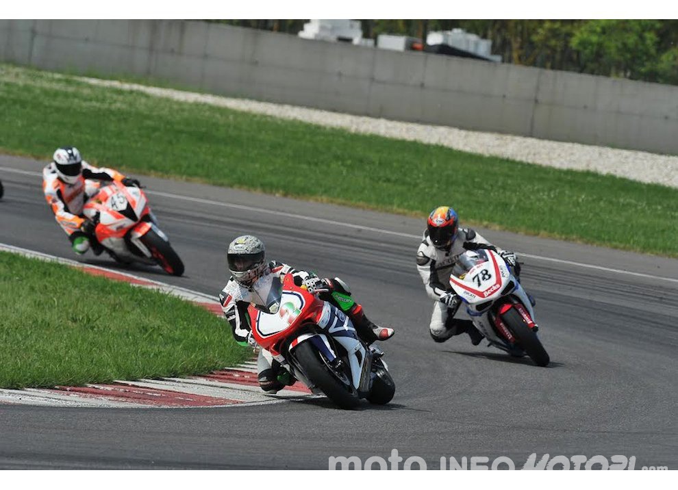 Corsi di guida coi grandi del motociclismo con corsidiguida.it e Motorace - Foto 3 di 12