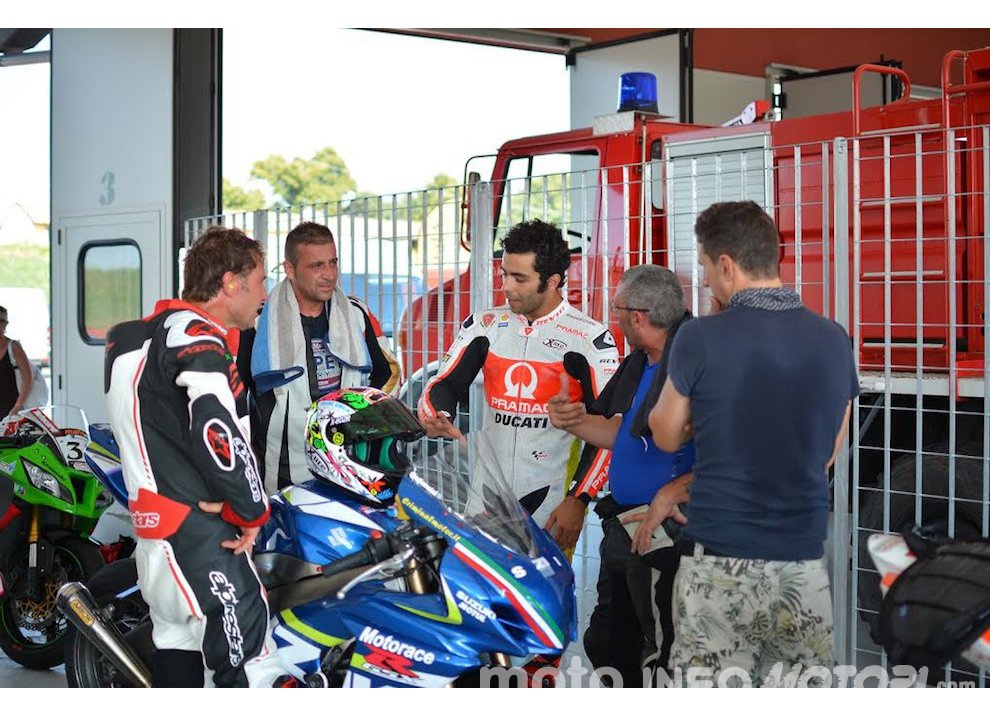 Corsi di guida coi grandi del motociclismo con corsidiguida.it e Motorace - Foto 5 di 12