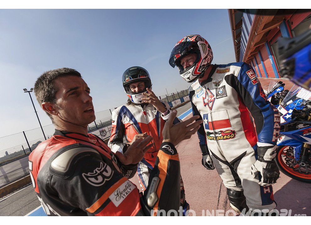 Corsi di guida coi grandi del motociclismo con corsidiguida.it e Motorace - Foto 10 di 12