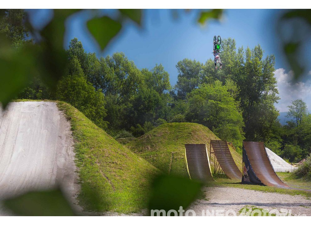 Davide Rossi: FMX di livello con Daboot e Kawasaki - Foto 19 di 19