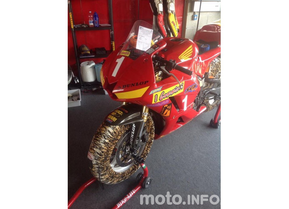 Disponibile il libro ufficiale dei Trofei Wheelup Motoestate 2015 - Foto 10 di 22