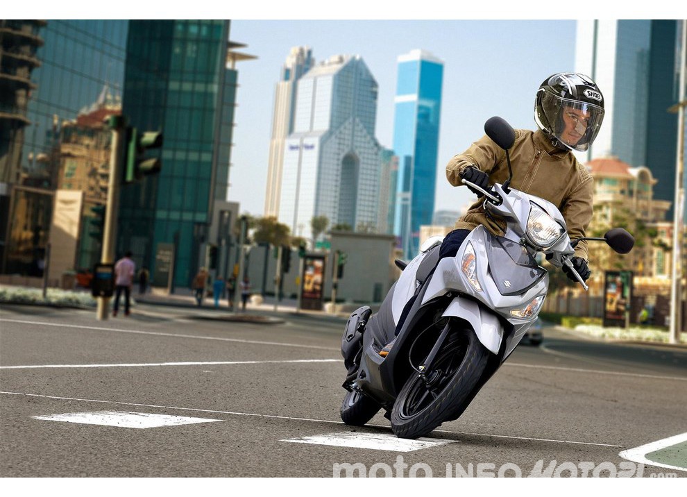 Disponibile il listino prezzi Suzuki 2016 per moto e scooter - Foto 3 di 6