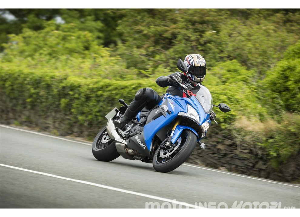 Disponibile il listino prezzi Suzuki 2016 per moto e scooter - Foto 6 di 6