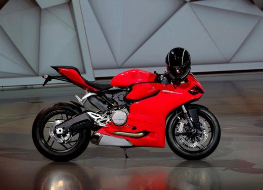 Ducati 899 Panigale: foto, prezzo e dati tecnici della nuova media sportiva