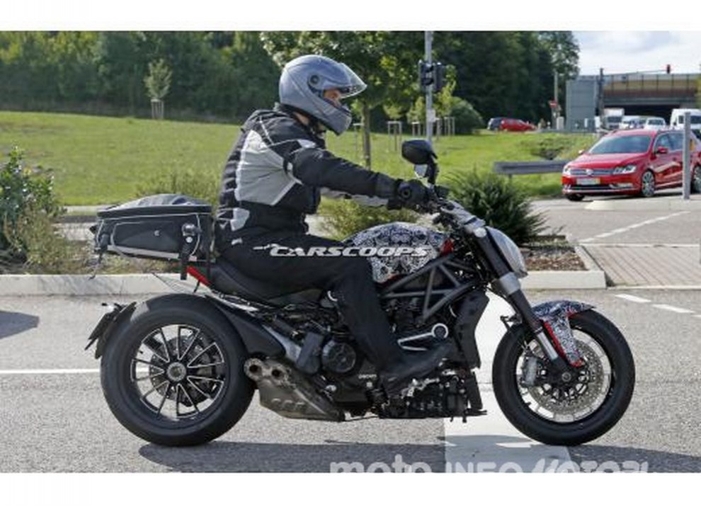 Ducati ad EICMA 2015: in diretta dalla World Première di Milano - Foto 7 di 23