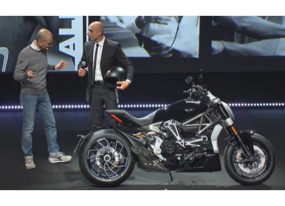 Ducati ad EICMA 2015: in diretta dalla World Première di Milano - Foto 18 di 23