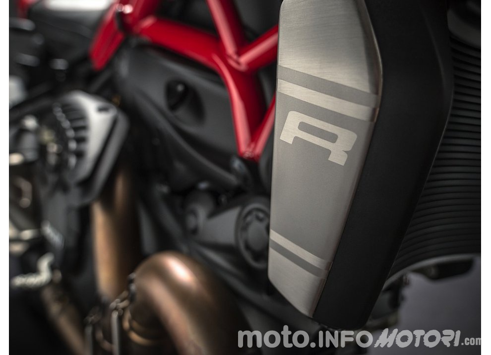 Ducati, il nuovo Monster 1200 R al Salone di Francoforte