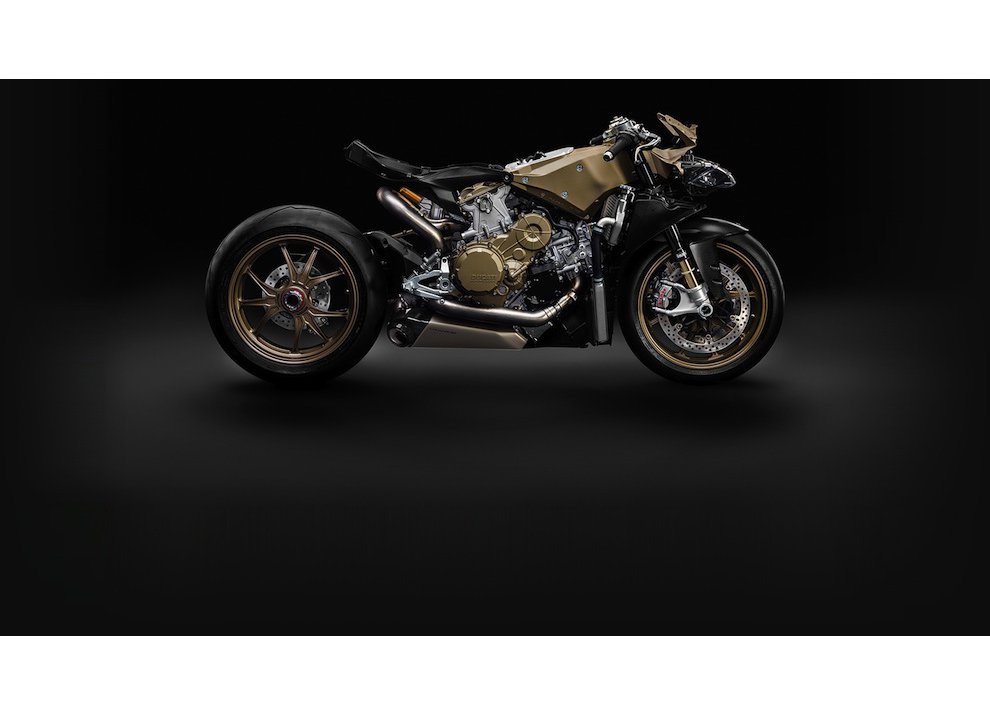 Ducati: l’ultima Panigale, arriva il 4 cilindri nel 2017