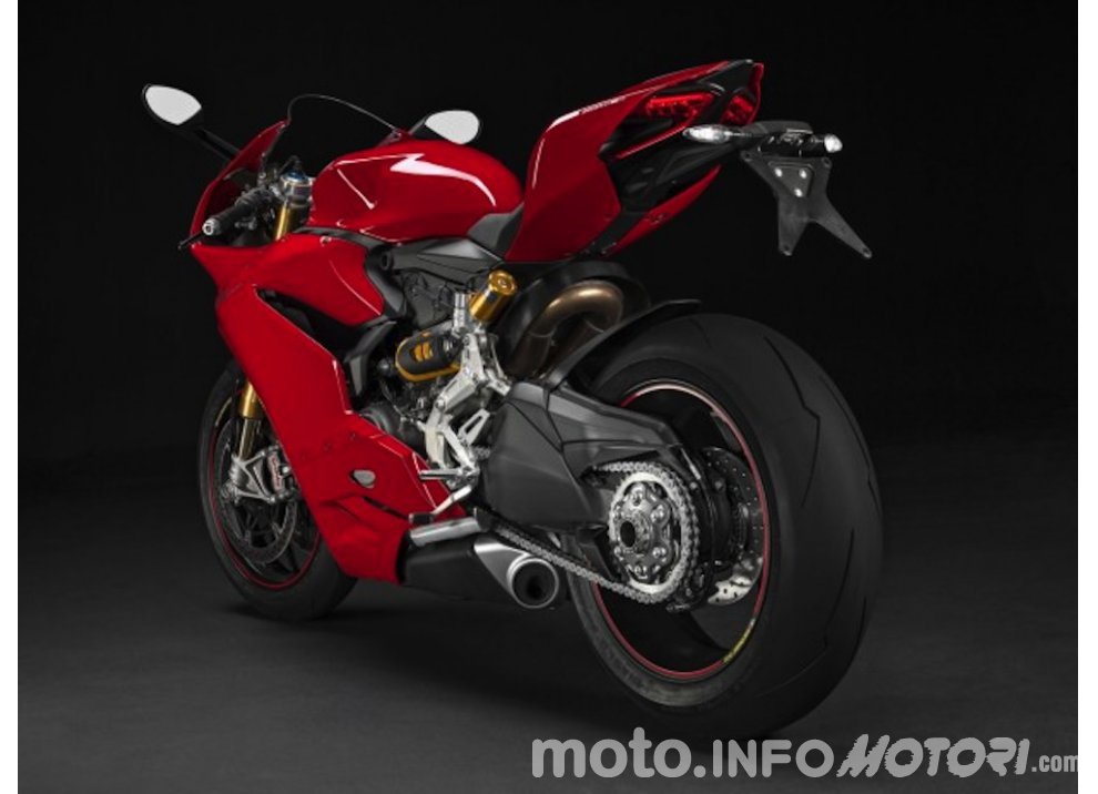 Ducati: l’ultima Panigale, arriva il 4 cilindri nel 2017 - Foto 3 di 3
