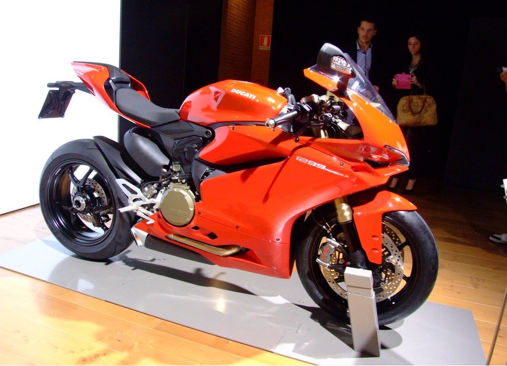 Ducati Panigale 1299 R stella di EICMA 2014