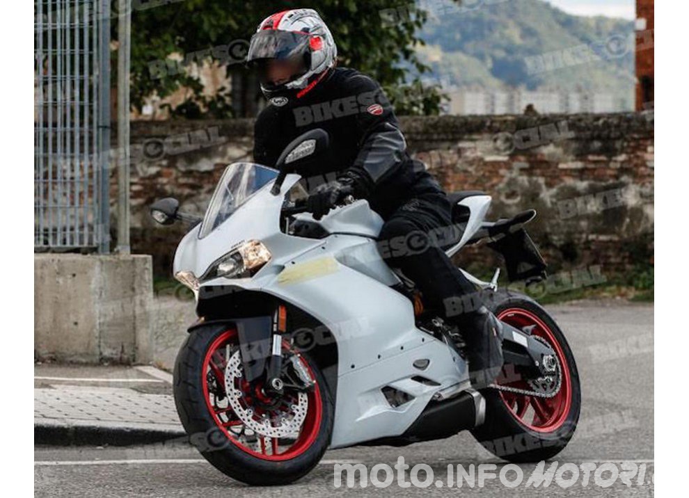 Ducati Panigale 959 2016, prime foto rubate