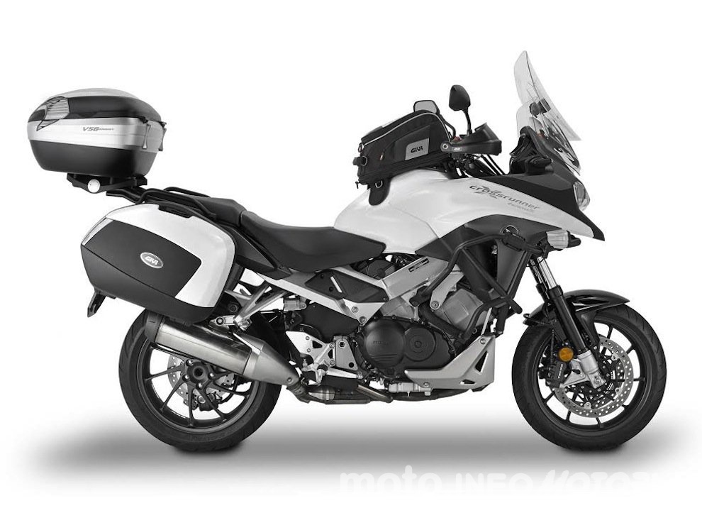 GIVI presenta il kit Adventure per Honda Crossrunner 800