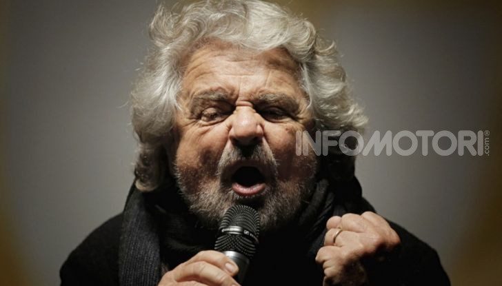 Beppe Grillo: la benzina deve costare 4 euro al litro! - Foto 5 di 6