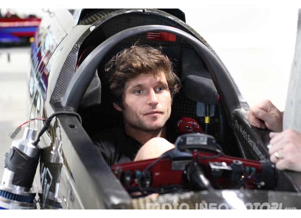 Guy Martin: brutto incidente alla Dundrod, il record Triumph posticipato