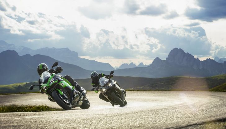 Nuova Kawasaki Z1000SX 2017: la moto da tutto e per tutto - Foto 9 di 15