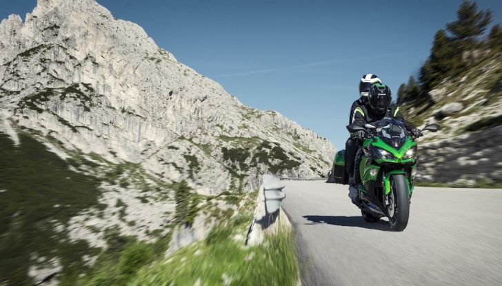 Nuova Kawasaki Z1000SX 2017: la moto da tutto e per tutto - Foto 10 di 15