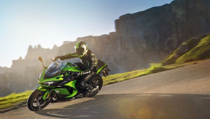 Nuova Kawasaki Z1000SX 2017: la moto da tutto e per tutto - Foto 15 di 15