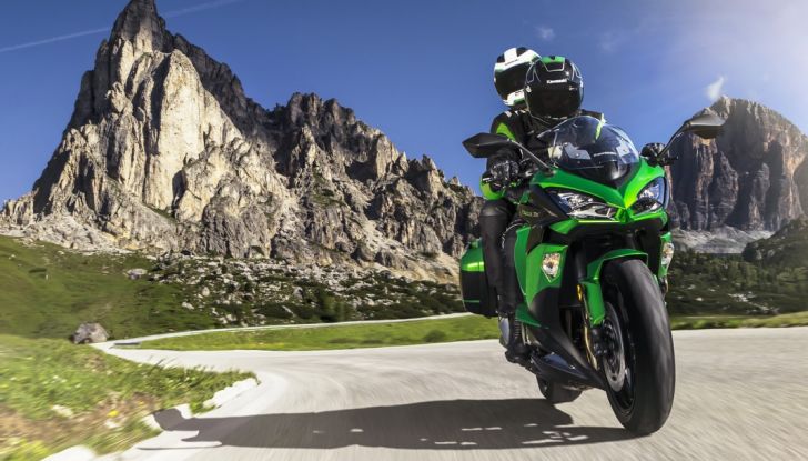 Nuova Kawasaki Z1000SX 2017: la moto da tutto e per tutto - Foto 1 di 15