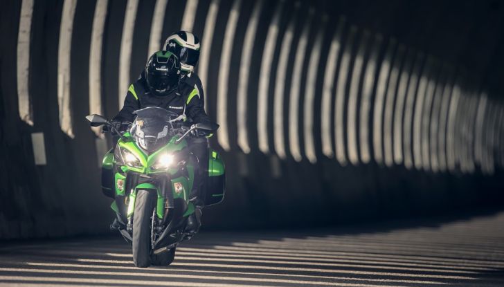 Nuova Kawasaki Z1000SX 2017: la moto da tutto e per tutto - Foto 8 di 15