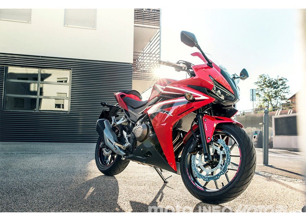 Honda CBR 500R 2016, ecco le prime foto ufficiali