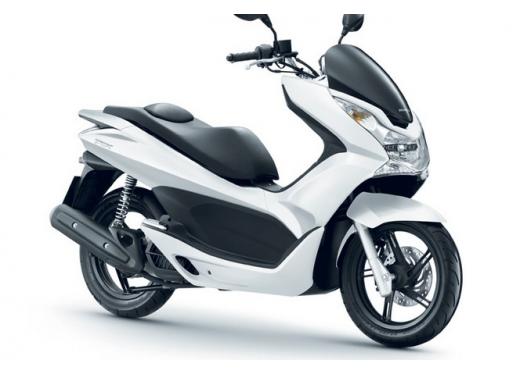 Honda PCX 125 e 150, lo scooter a ruote basse economico a partire da 2.310 euro