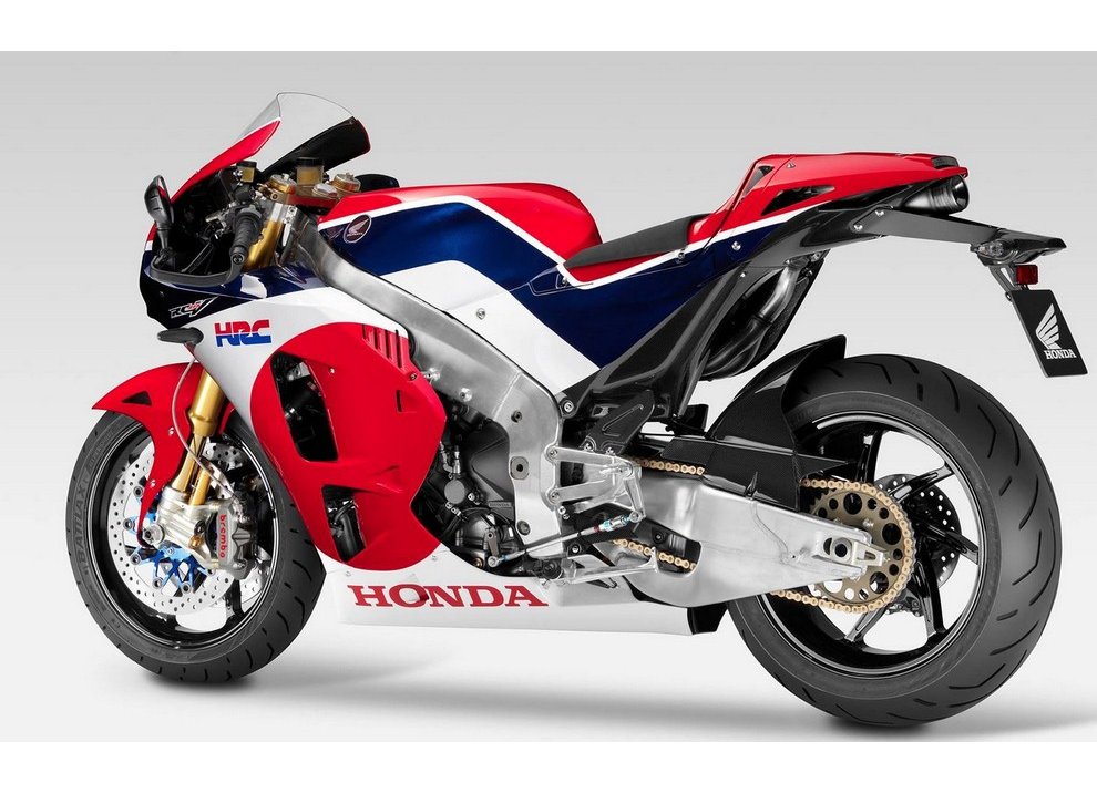 Honda RC213V-S, la moto pluricampione in MotoGP scende in strada nel 2015